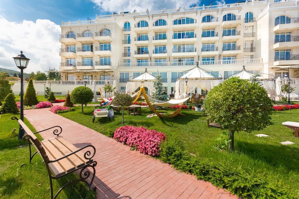 Therma Palace - Private Beach & Free Parking Kranevo Exterior photo